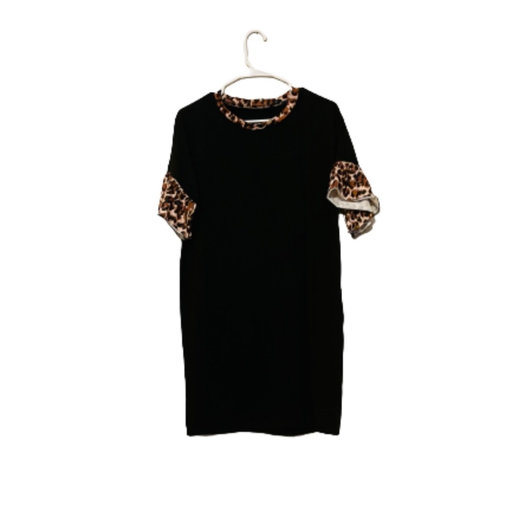 Boutique style black & cheetah sleeve dress